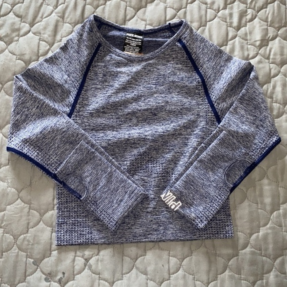 PINK Victoria's Secret Blue Long Sleeve Seamless Cropped Top